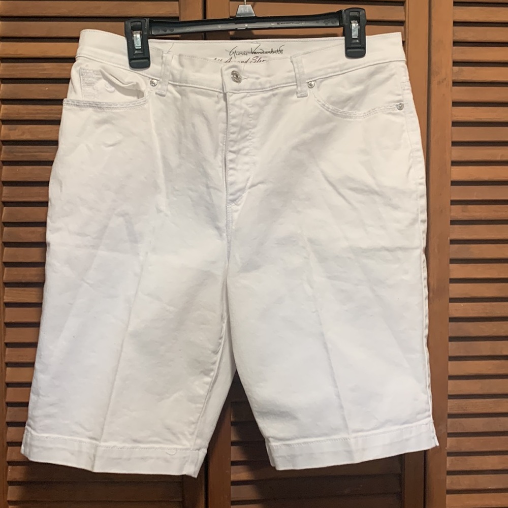 NWOT White Gloria Vanderbilt Bermuda Shorts Size 14P